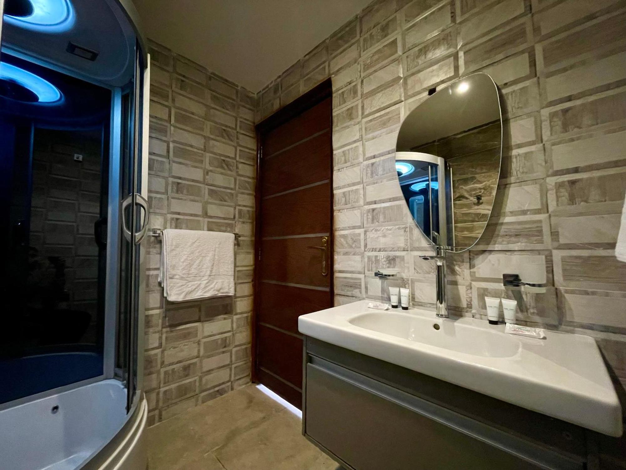 Pyramuse Inn Nazlet el Simman Ngoại thất bức ảnh
